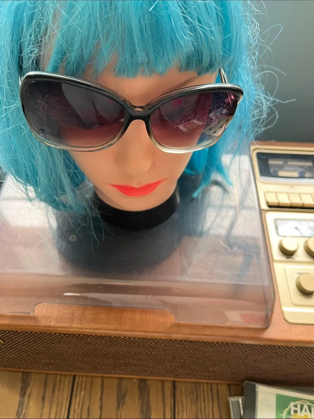 Retro Oversized Gradient Sunglasses on Mannequin